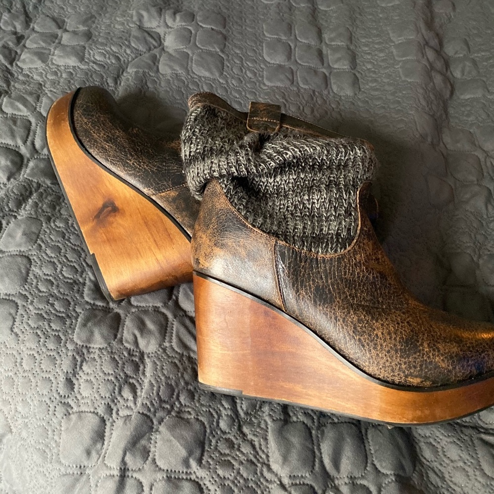 New Bed Stu booties